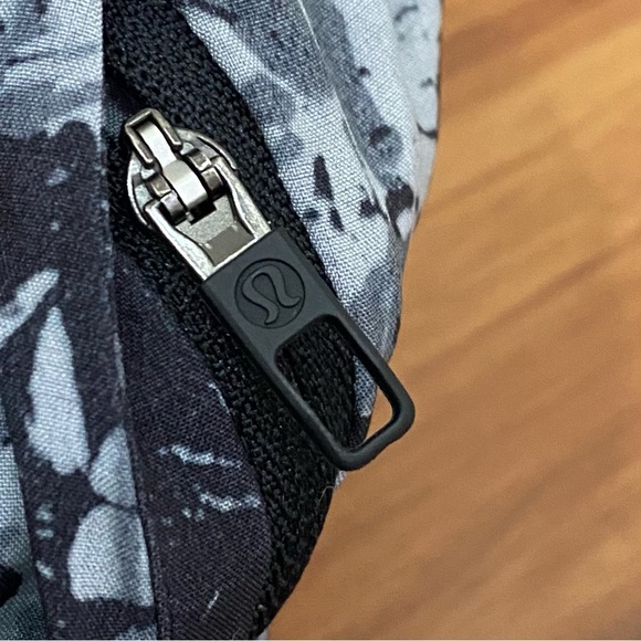 LULULEMON Pace Breaker Short 9" Linerless Men’s Shorts Canopy Ice Grey Black S - Picture 11 of 16